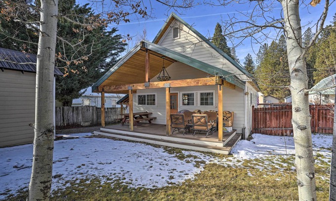 McCloud Cabina | Downtown Cabin < 10 Miles to Mt Shasta Ski Park!