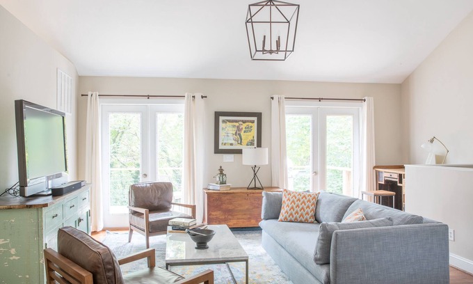 Fifeville Apartamento | El centro de Charlottesville Carriage House