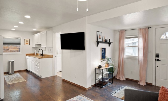 Garden District Casa | Downtown CDA Tiny House-Walk to the Lake