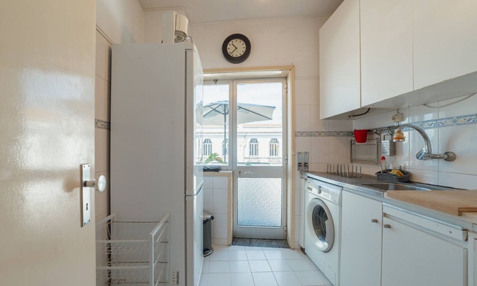 Bonfim Apartamento | Downtown Classic With Terrace by Vacationy
