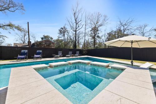 Hammond Casa | Downtown Cottage Hammond, Pool, Hot Tub, King Bed