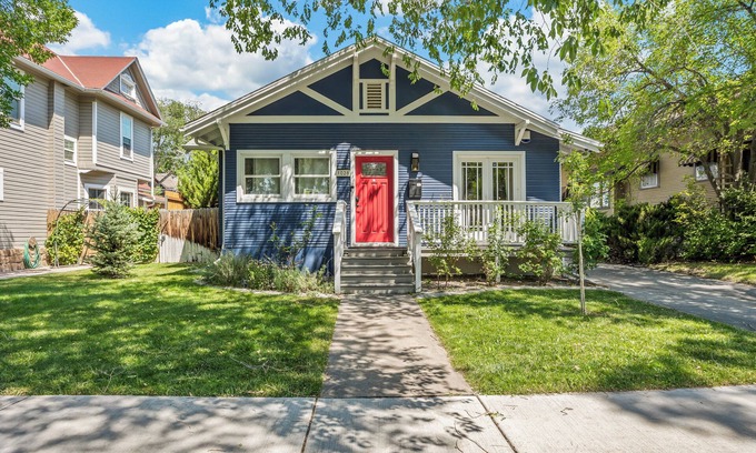 Grand Junction Casa | Downtown craftsman home with hot tub. 3 blocks from restaurants, shops and bars.