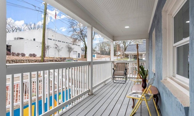 Pittsburgh Apartamento | Downtown Delight 3BR Retreat Near Stadium-Arena