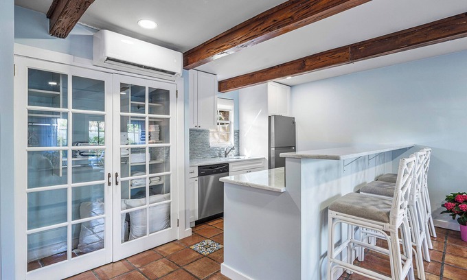Delray Beach Cabaña | Downtown Delray cottage w/GOLF CART & Beach Pass! Walk to Atlantic Ave & Tennis.