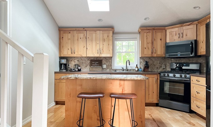 Douglas Casa | Downtown Douglas-Craftsman Charm-Sleeps 6