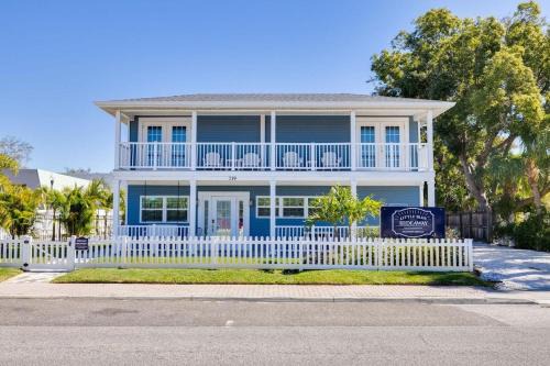 Downtown Dunedin Casa | Downtown Dunedin Tiny Home w/Pool