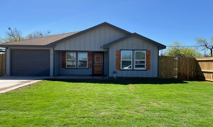 San Angelo Casa | Downtown Elegance: 2-BR Home