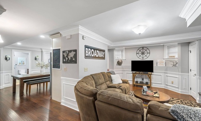 Federal Hill Condominio | Downtown/Federal Hill on Broadway-walk everywhere!