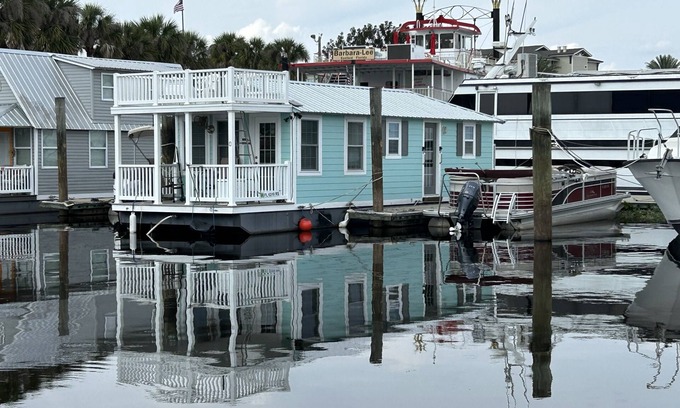 Sanford Alquiler De Eote | Downtown Floating Bungalow Historic Sanford Lake Monroe Marina