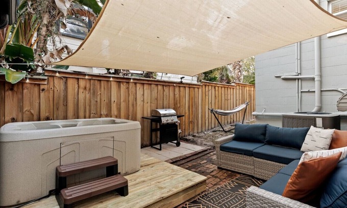Lake Eola Heights Apartamento | Downtown Gem w/ Jacuzzi + Basketball + Games!