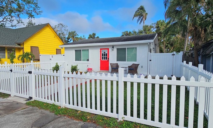Village of the Arts Casa | Downtown Getaway Casita