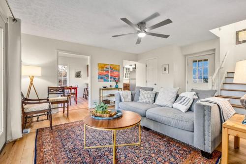 Luray Apartamento | Downtown Getaway - Patio Views