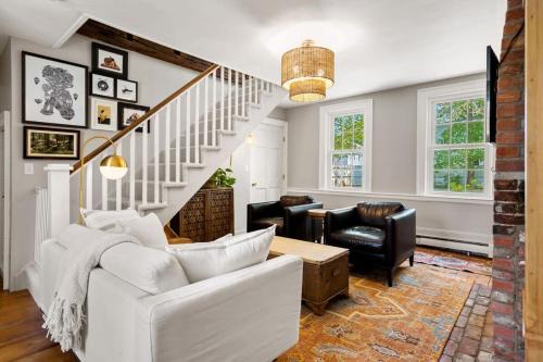 Newburyport Casa | Downtown Historic and Elegant Condo Parking