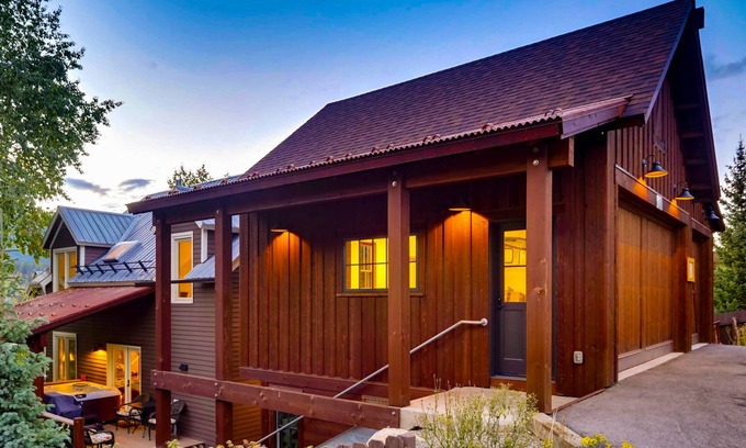 Weisshorn Casa | Downtown Home w/Mountain Views + Hot Tub + Ski Shuttle - Raven's Call Chalet