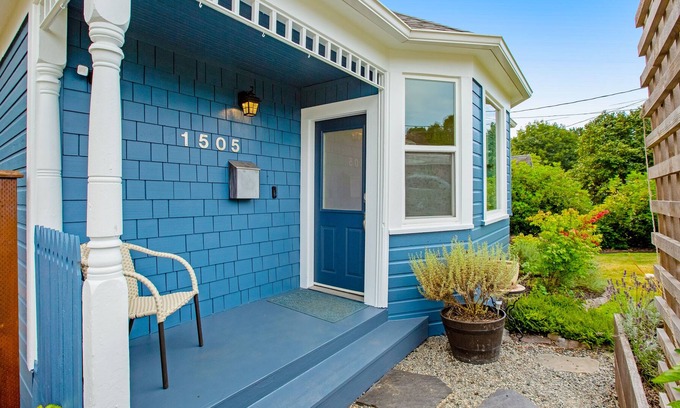 Snohomish Casa | Downtown home with a firepit, washer/dryer, fireplace, and lovely outdoor space