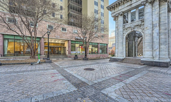 Peachtree Center Condominio | Downtown Hotel District Centrally Located Condo