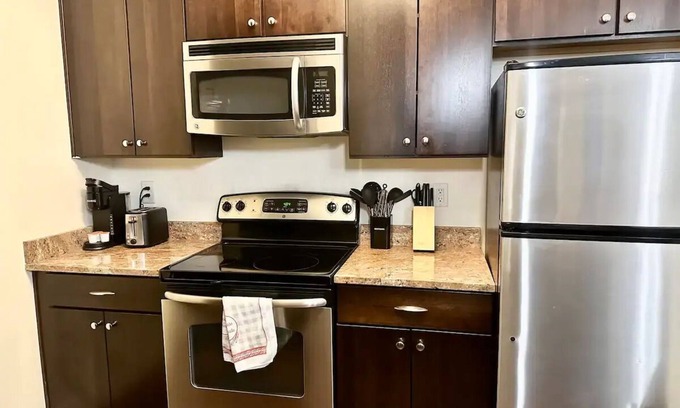 Cole-Noble District Apartamento | Downtown Indy Gem: 1BR w/ Free Parking