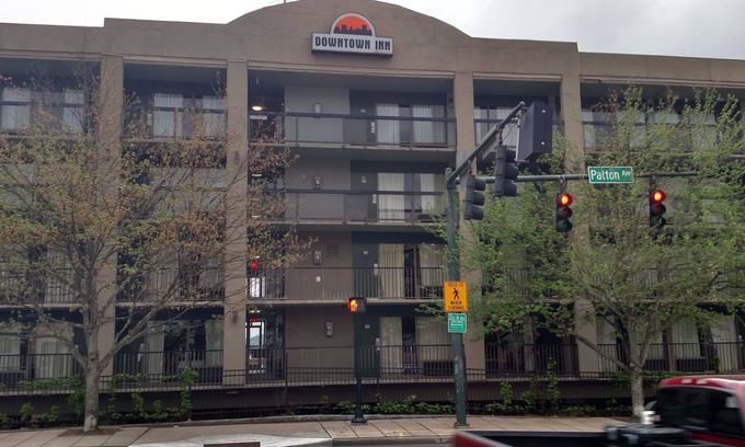 Downtown Asheville Hotel | Downtown Inn #3- King Room