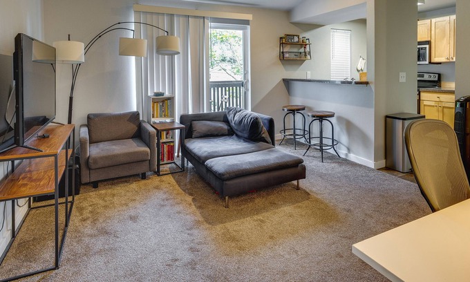 Kenmore Condominio | Downtown Kenmore Condo, 14 Mi to Seattle!