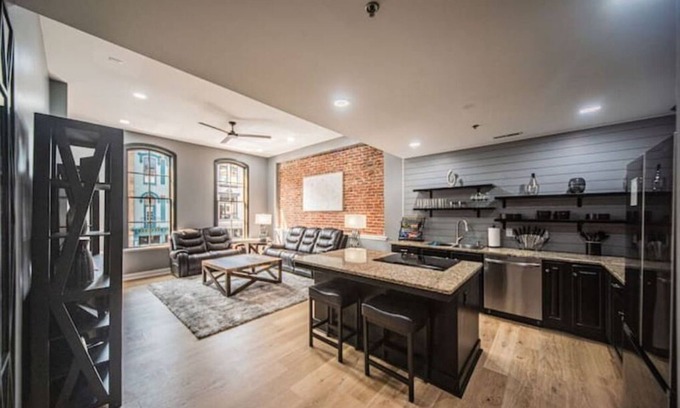 Paducah Condominio | Downtown King Suite Condo