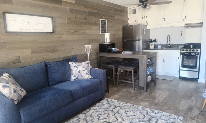 Kingston Apartamento | Downtown Kingston, TN. Where the Clinch River meets the Tennessee River.