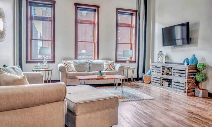 Historic Downtown La Crosse Apartamento | Downtown La Crosse Chic Apartment Retreat