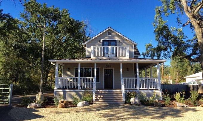 Murphys Casa | Downtown Location, Uptown Elegance! Re-Modeled “Murphys Original School House"