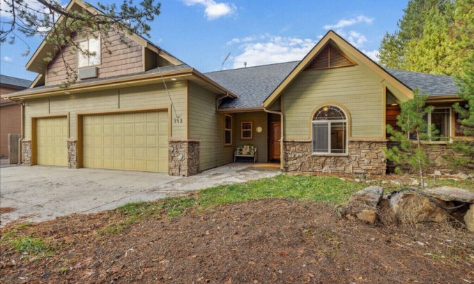 Donnelly Casa | Downtown Location w/ Hot Tub and Fenced Yard