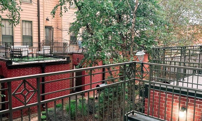Fort Smith Casa | Downtown loft - walking distance to bars, restaurants, coffee shops, and more