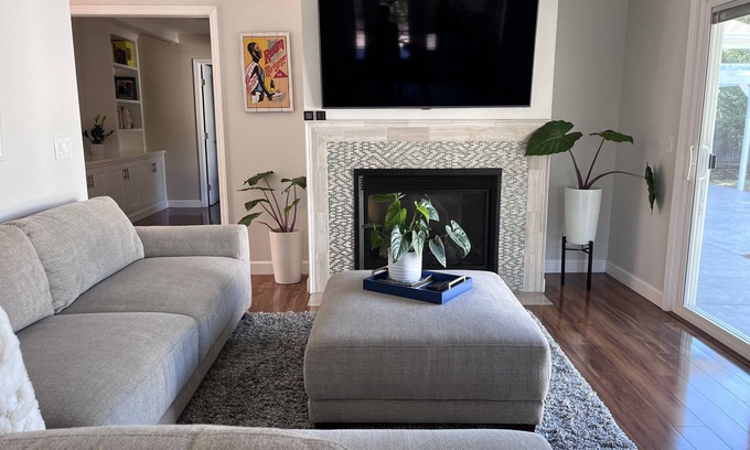 Los Alamos Casa | Downtown Los Alamos Home w/Hot-tub- walkable to BELL’s, shops and wineries