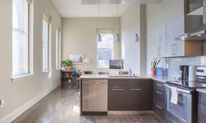 East Town Apartamento | Downtown Luxury 1BR Loft
