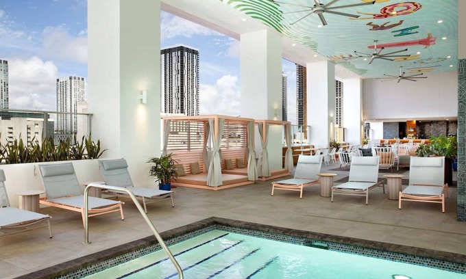 Downtown Miami Hotel | Downtown Miami Tech-Led Condo w/ Pool, Fitness Center & Sunset Views - 4 Units