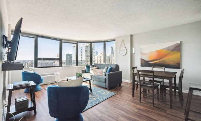 South Loop Condominio | Downtown MICH AVE #20, Grant Park, Museums 2bd/2ba