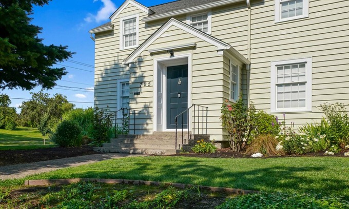 Central Area Casa | Downtown Next to Bush Park - Salem's Premier Location