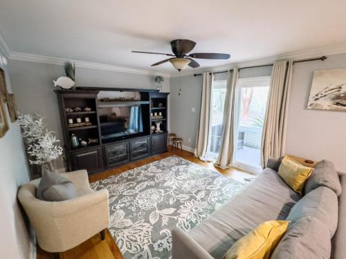 Biloxi Casa | Downtown Ocean Springs 2 bedroom 2.5 bath with garage