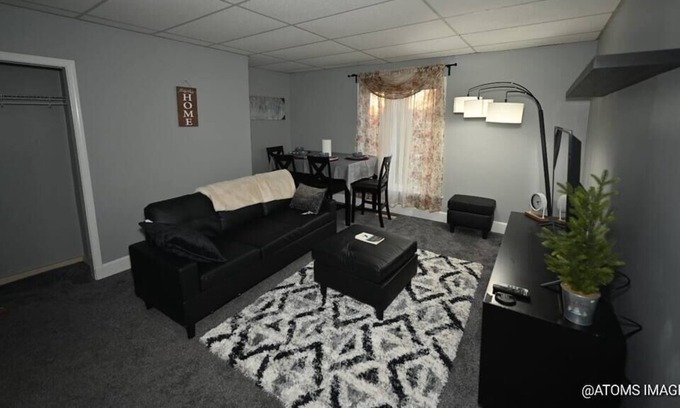 Windsor Park Casa | Downtown Peace Lodge (Kitchen and laundry included)