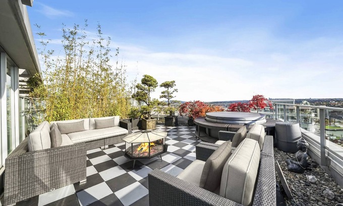 Crosstown Casa | Downtown penthouse with hot tub, pool, spectacular view & 2-story terrace