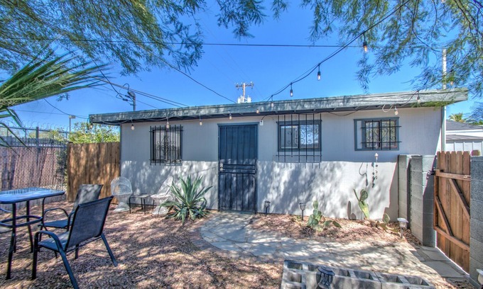 Garfield Casa | Downtown Phoenix Bungalow - Garfield. Dog Friendly