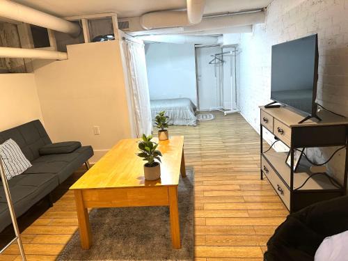Livingston Park Apartamento | Downtown Retreat - Cozy Basement