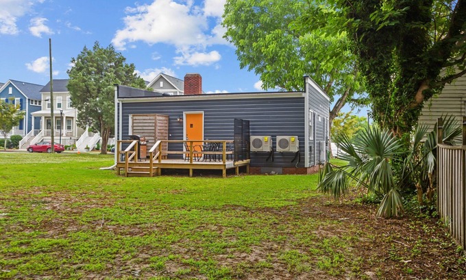Washington Casa | Downtown-River View-EV Charger. Short walk to Restaurants, Shops and Parks.