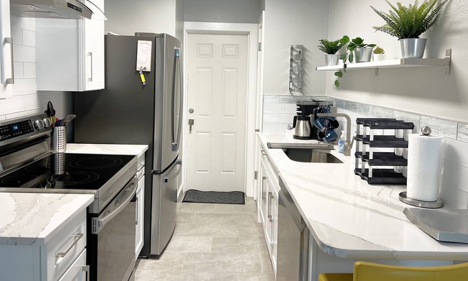 Gillespie Park Casa | Downtown Sarasota, Beach, Park, Sunshine, and FUN!