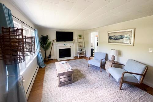 Hyannis Casa | Downtown Seaside Serenity Retreat