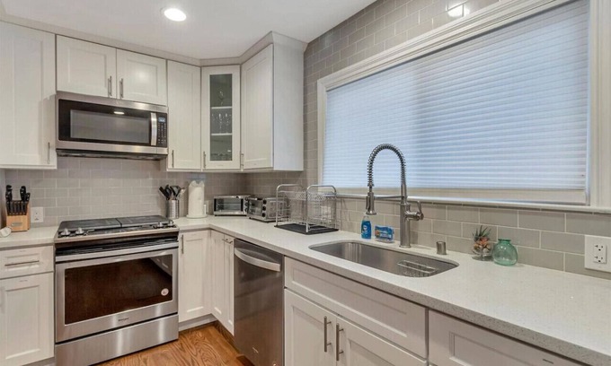 Northside Casa | Downtown SJ l Silicon Valley l 3 Bedroom Home