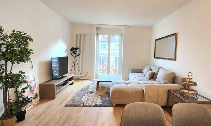 Werd Apartamento | Downtown Spacious 2-Bedroom Apartment 4A