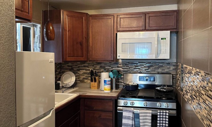 North Park Apartamento | Downtown studio with easy street access