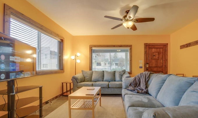 Hough Casa | DOWNTOWN Vancouver Bungalow. Near PDX & Downtown Portland. Vintage Charm!