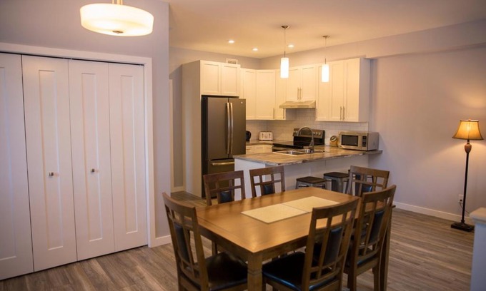 Whitehorse Apartamento | Downtown Whitehorse 4 bedrooms deluxe condo