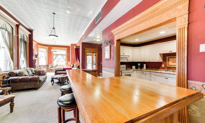 Yankton Apartamento | Downtown Yankton Suite: Walk to Restaurants!