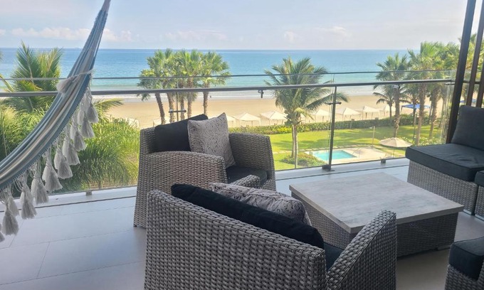 Punta Blanca Apartamento | Dpto de lujo, nuevo, al pie del mar, 4 dormitorios