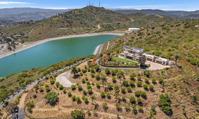 Fallbrook Villa | Dragon Point Villa, 8-Acre Oasis